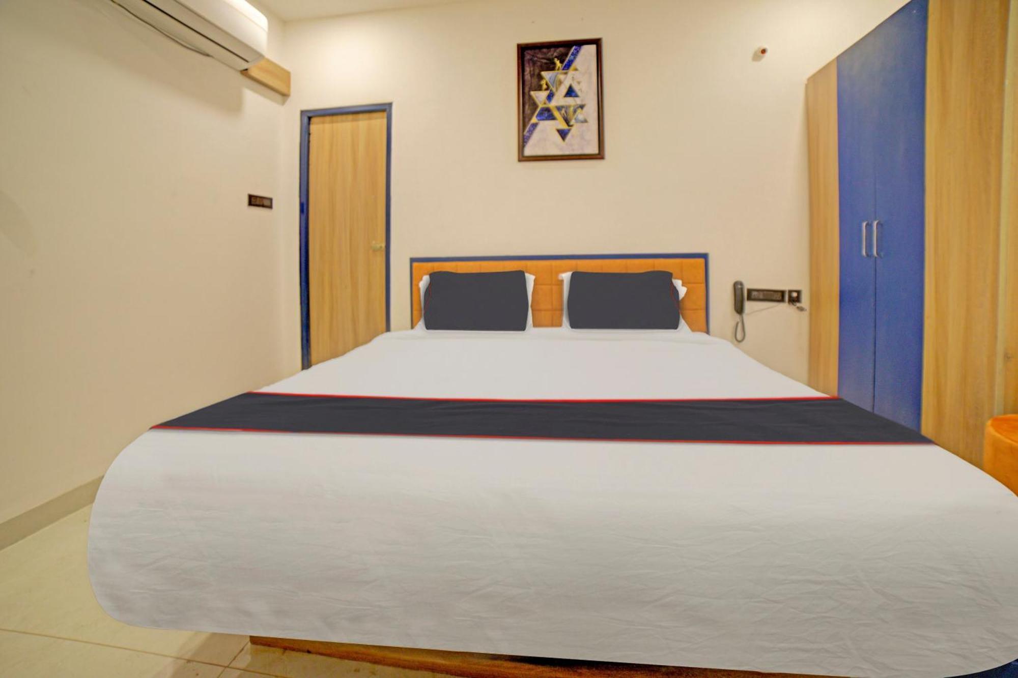 Hotel Collection O Lakeview Castle Warangal Exterior foto