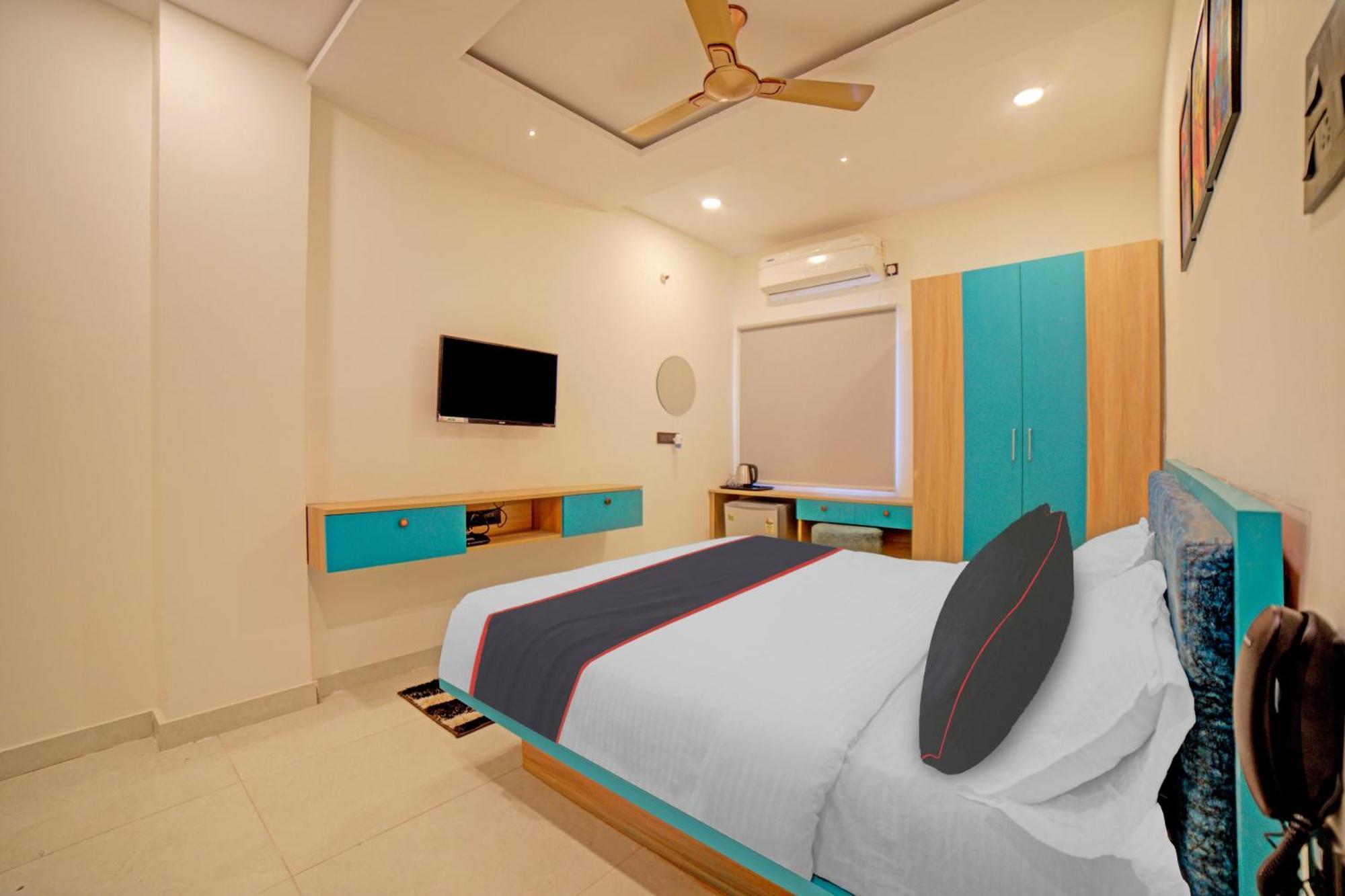 Hotel Collection O Lakeview Castle Warangal Exterior foto