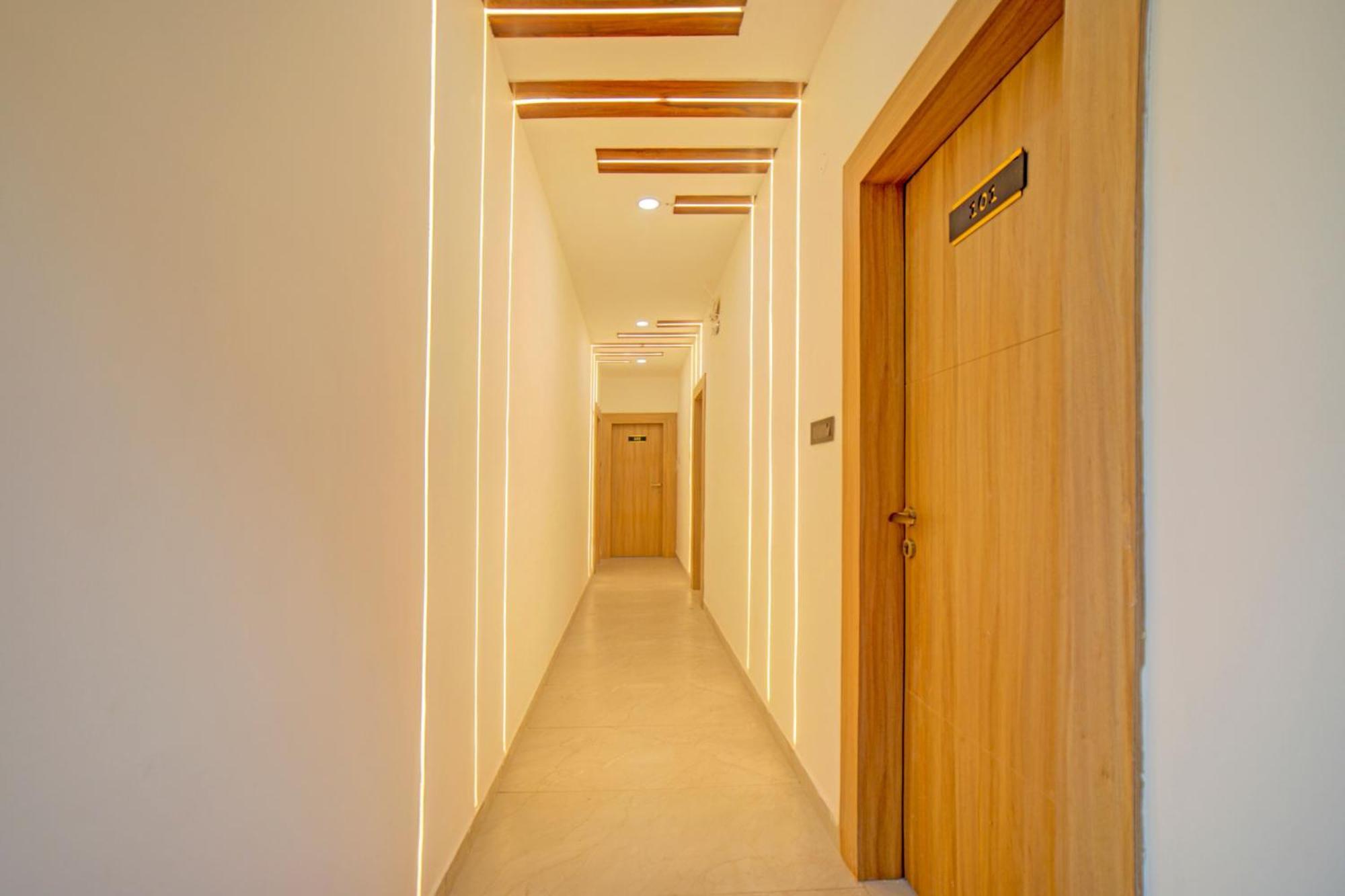 Hotel Collection O Lakeview Castle Warangal Exterior foto