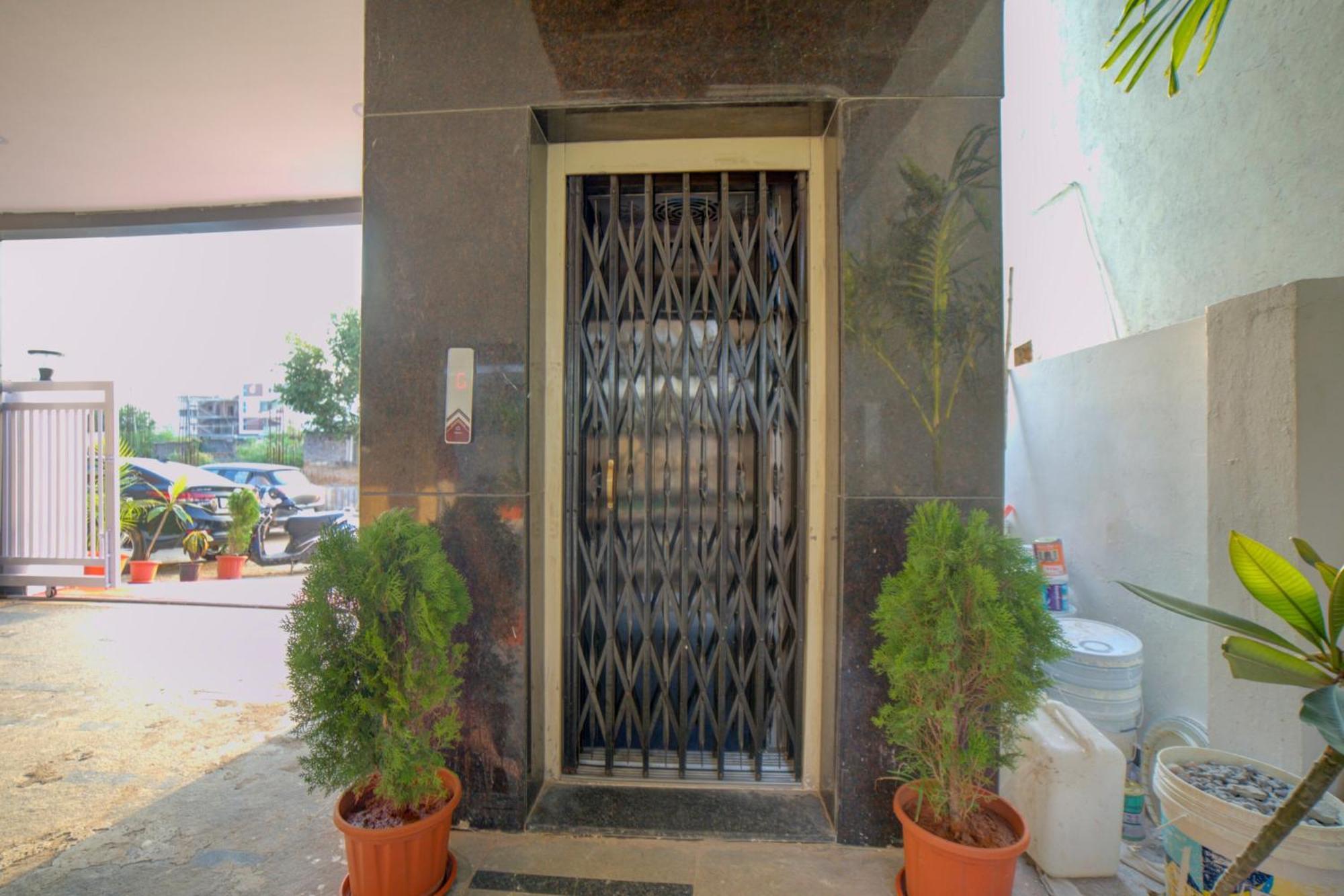 Hotel Collection O Lakeview Castle Warangal Exterior foto